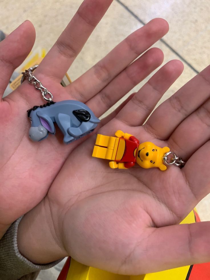 winne the pooh keychains
